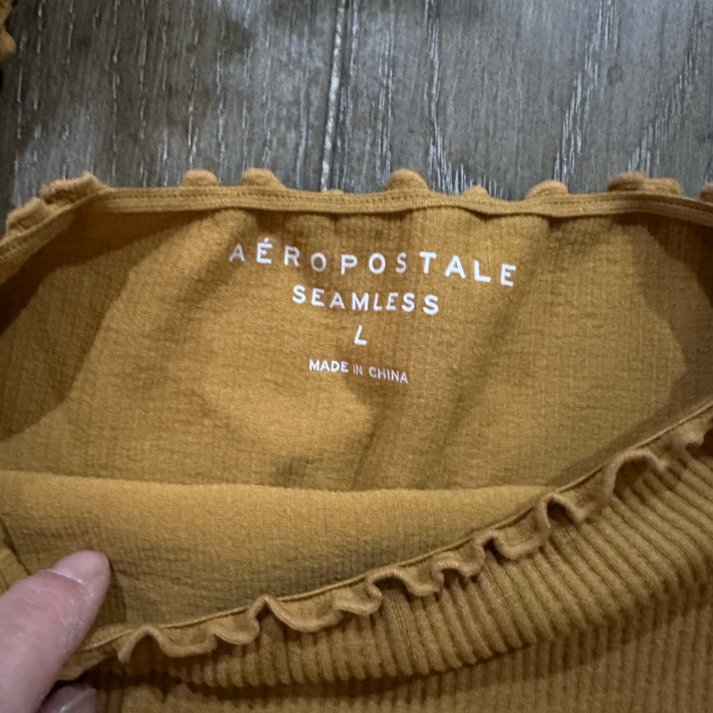 Aeropostale Seamless Crop - Picture 5 of 6
